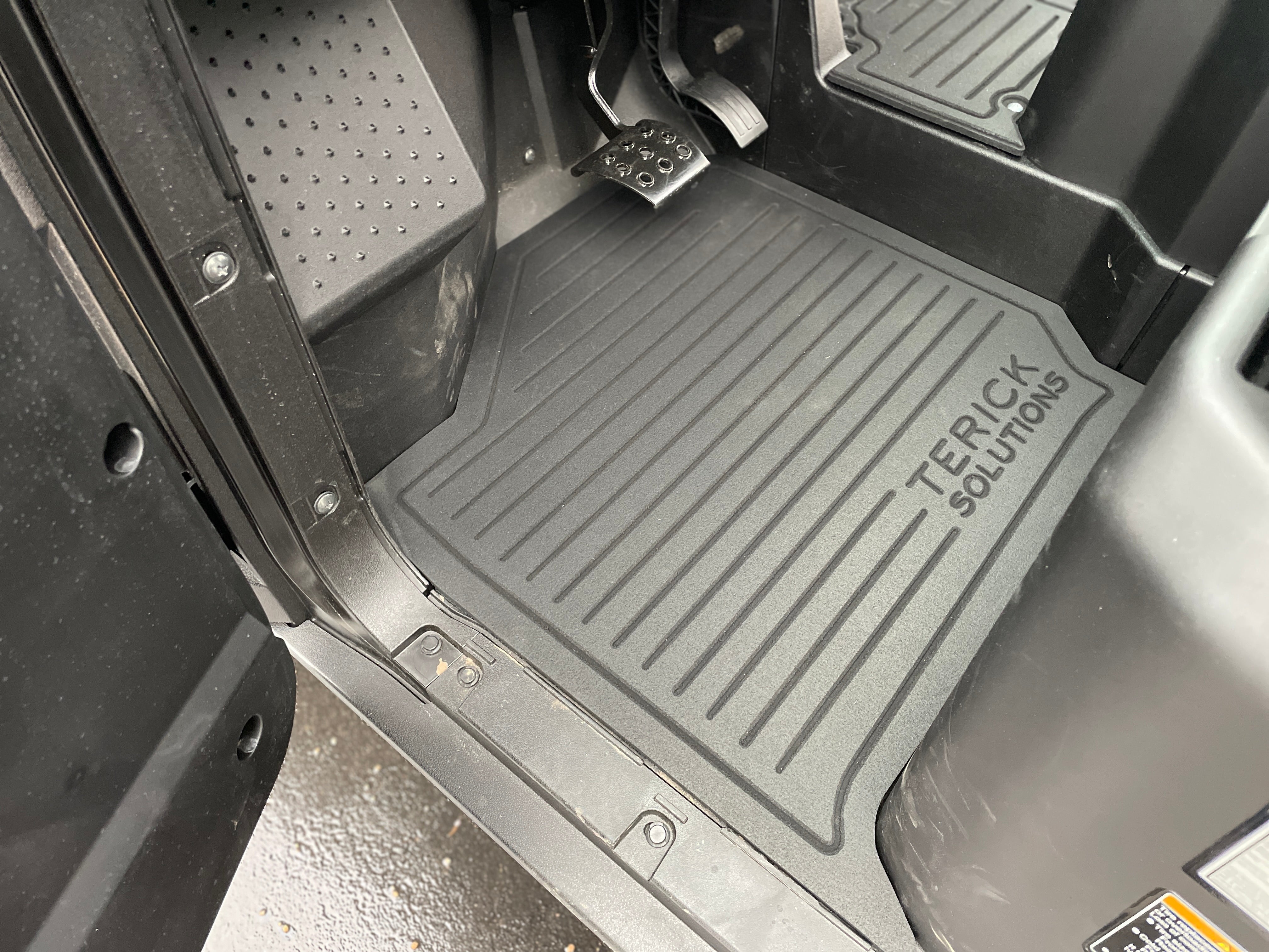 2024-2026 Kawasaki Ridge (Crew) Rubber Floor Mats – Hunterworks