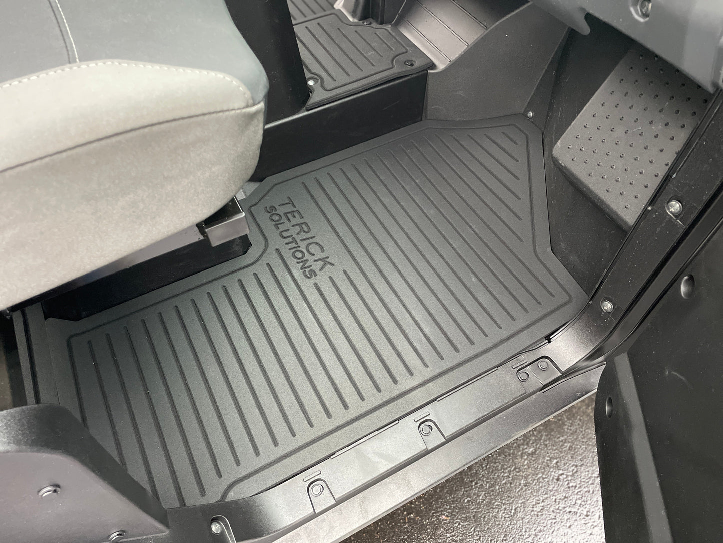 2024-2026 Kawasaki Ridge (Crew) Rubber Floor Mats