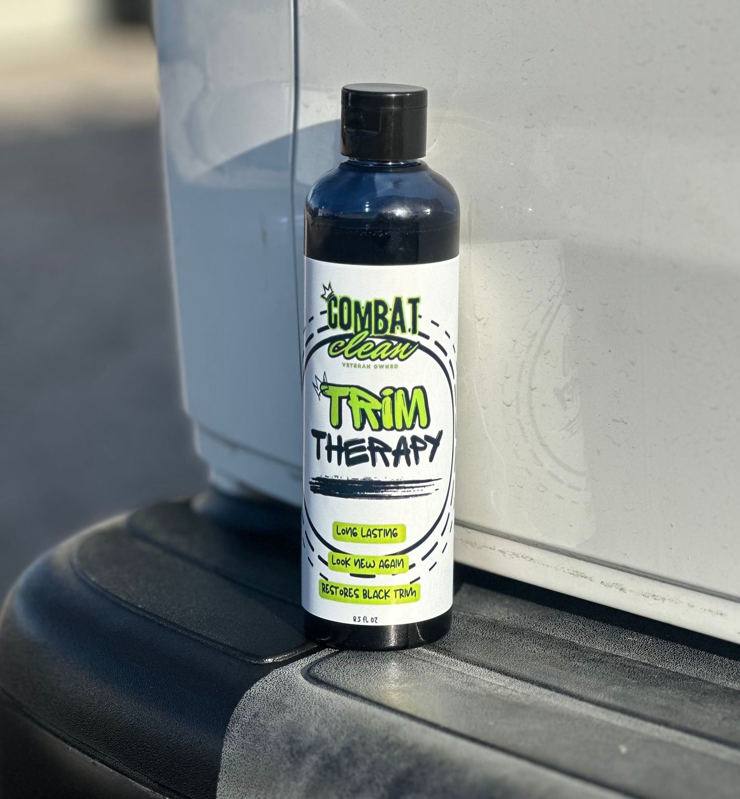 Combat Clean Trim Therapy – Trim & Plastic Restorer